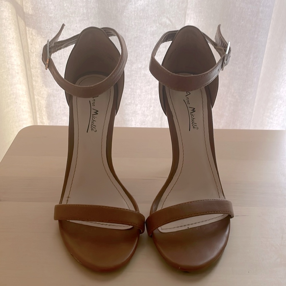 Anne Michelle size 6 brown leather one strap heels